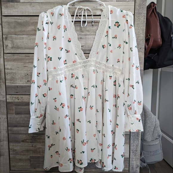 ASOS Design Lace Insert Mini Skater Dress in Ditsy Floral Print - Picture 2 of 7